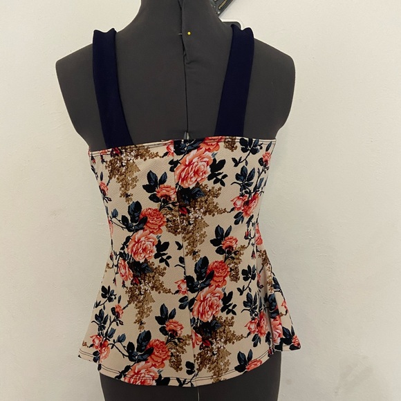 Floral print top - Picture 4 of 5
